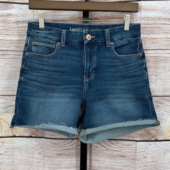 NWT American Eagle Outfitters Blue Jean Shorts Curvy Midi Size 8 - Picture 1 of 14